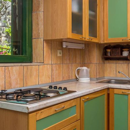 Вилла Mini Stone House Омиш Экстерьер фото