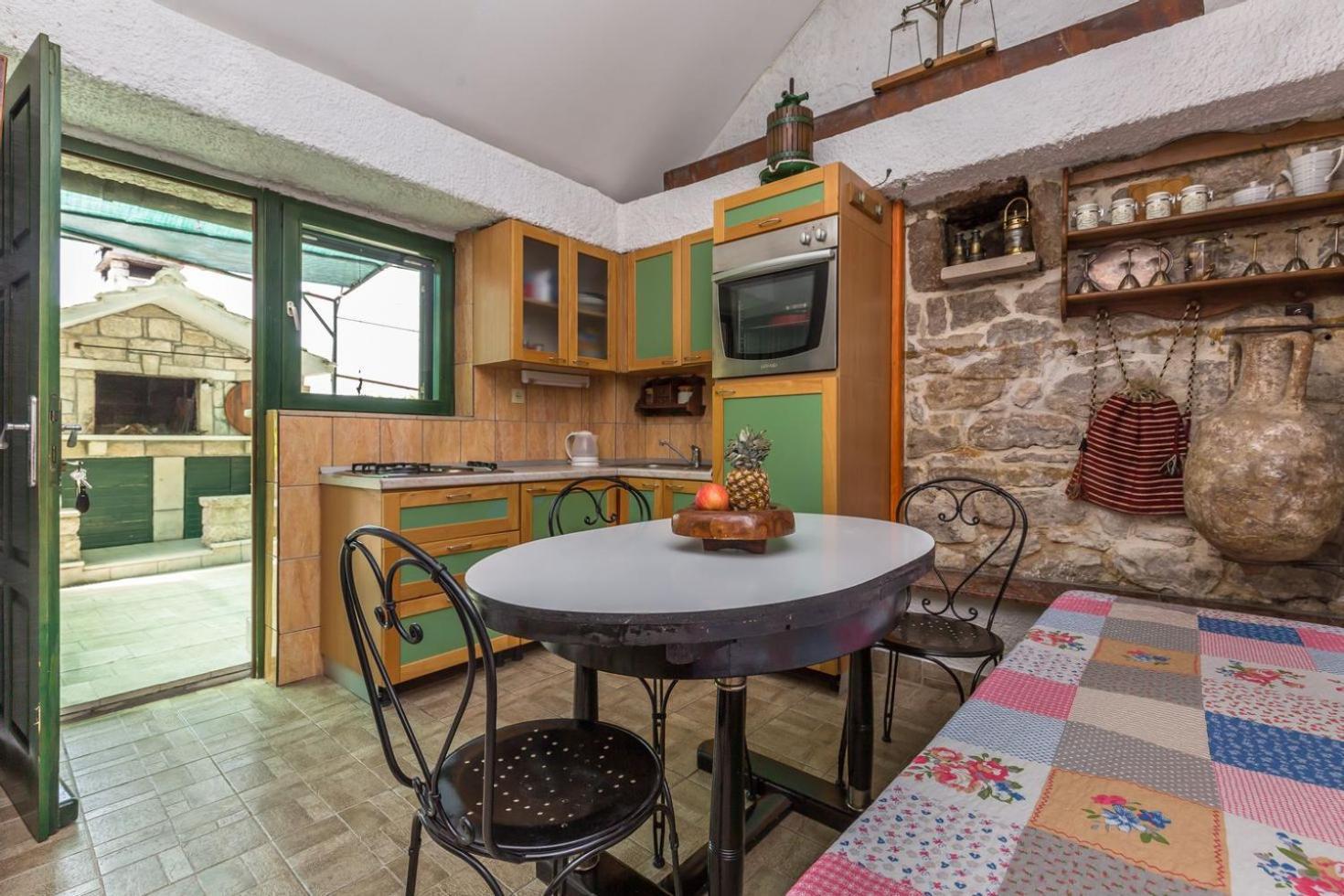 Вилла Mini Stone House Омиш Экстерьер фото